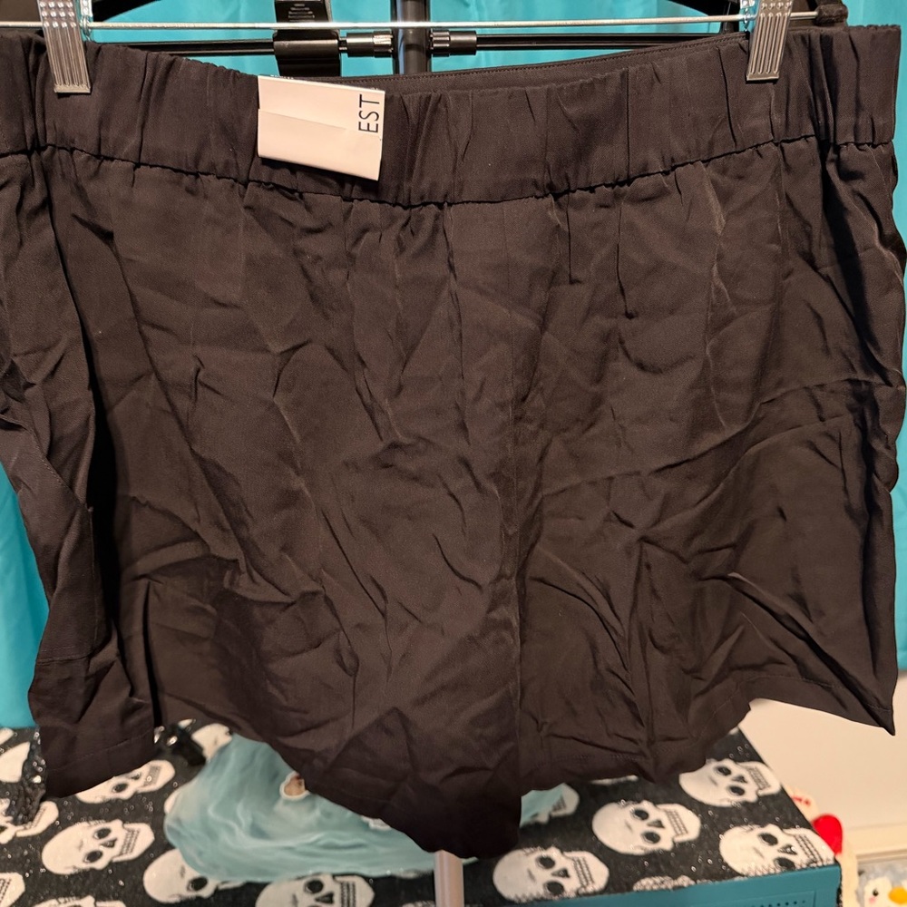 Bnwt Nine West Black Mid Rise Shorts in xl light weight - Picture 2 of 7
